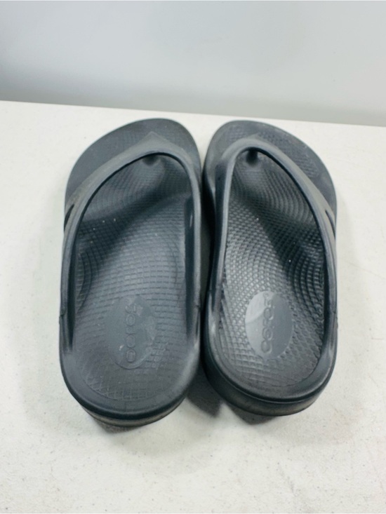 OOFOS OOriginal thong sandals size 6 main image 6